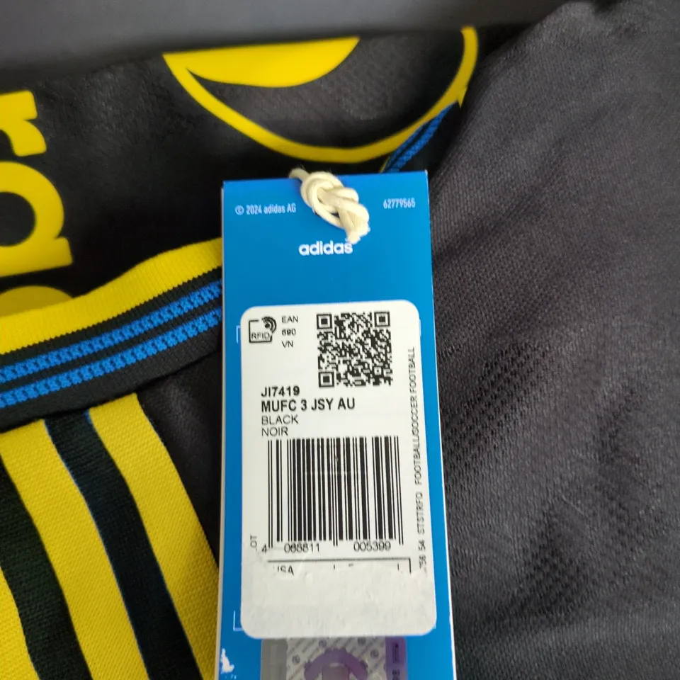 ADIDAS MANCHESTER UNITED AWAY JERSEY – BLACK WITH SNAPDRAGON SPONSOR (MEN'S)