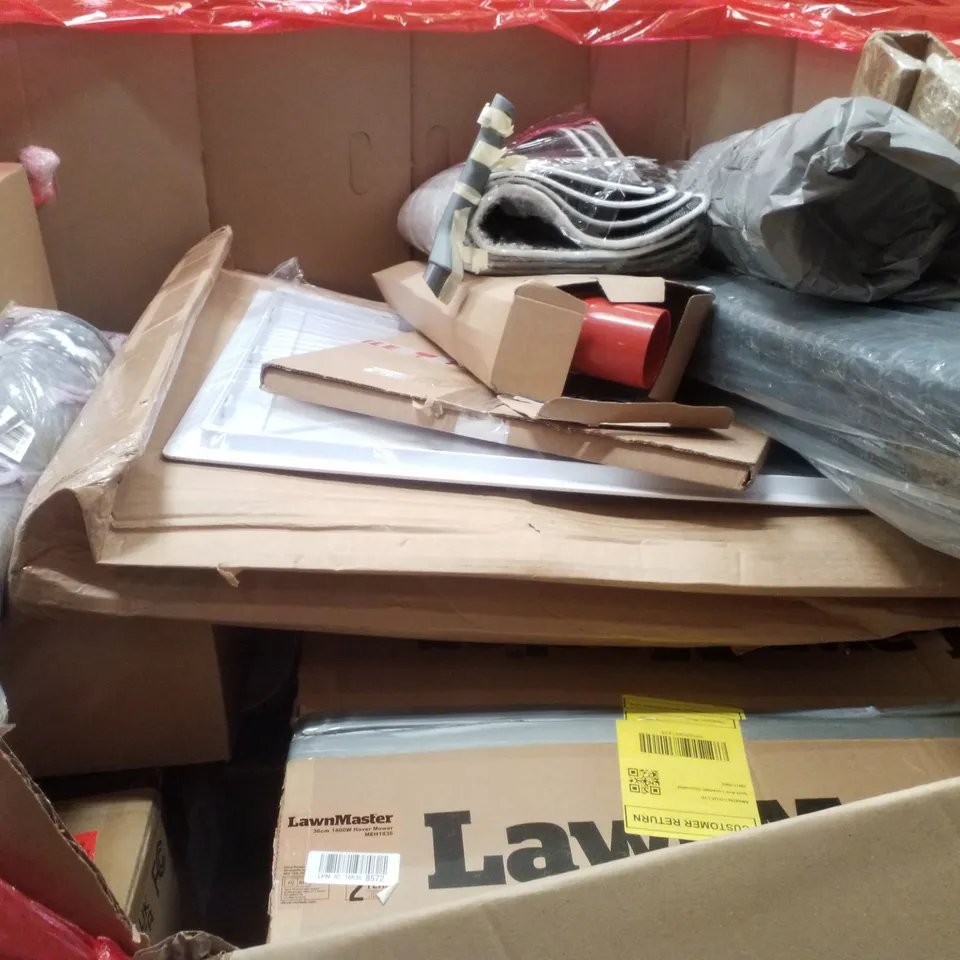 PALLET CONTAINING ASSORTED PRODUCTS INCLUDING GARDEN KNEELED SEAT, FOLDABLE BED RAIL, SPOTLIGHT CEILING LIGHT, ARTIFICIAL OLIVE TREE & RUG