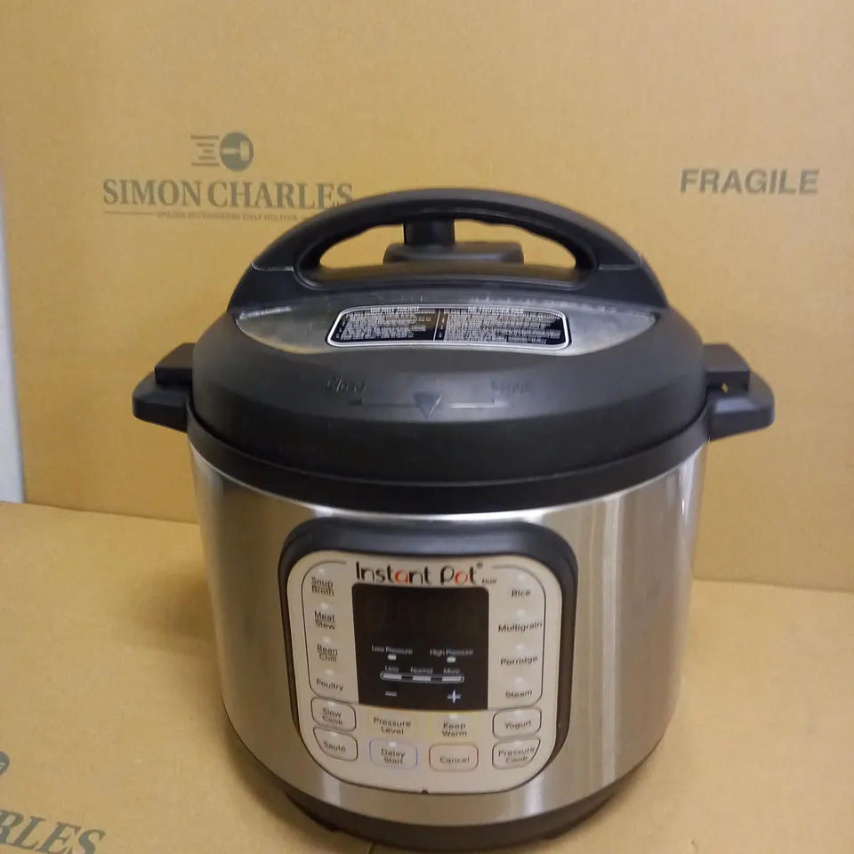 INSTANT POT DUO SMART PRESSURE COOKER