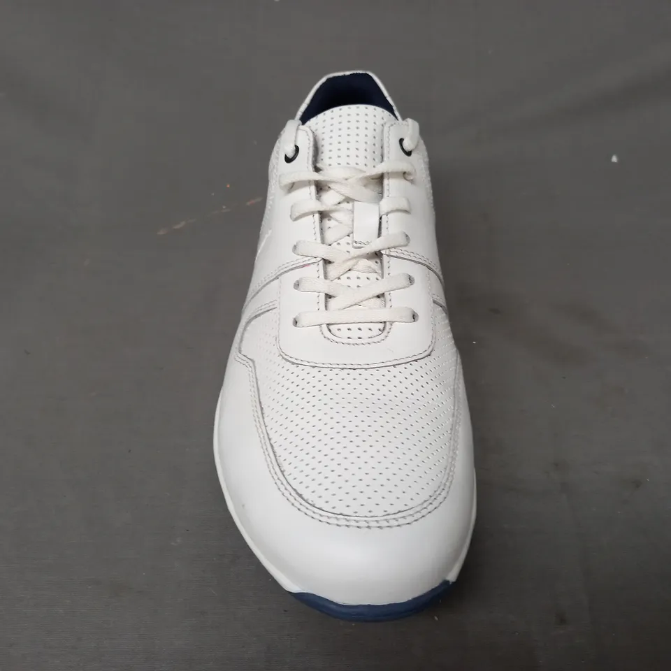 BOXED PAIR OF BASE LONDON DAKOTA SHOES IN WHITE UK SIZE 10