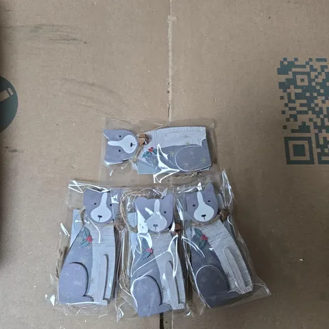 3 BOXES OF ASSORTED GISELA GRAHAM SMALL DECORATIONS 