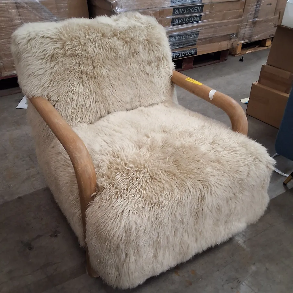 BAYLI 72CM WIDE TUFTED ARMCHAIR