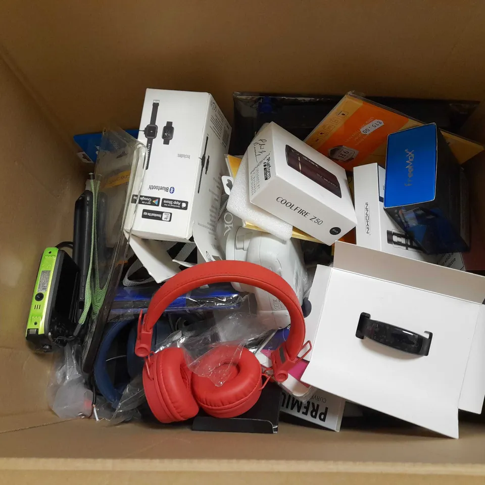 LOT OF 25 ASSORTED ITEMS TO INCLUDE - FUJIFILM WATERPROOF CAMERA - HEADPHONES - COOLFIRE Z50 ECT