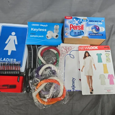 LOT OF ASSORTED HOUSEHOLD ITEMS TO INCLUDE SNAP-ON PENLIGHT, PERSIL AND WARNING GLASS