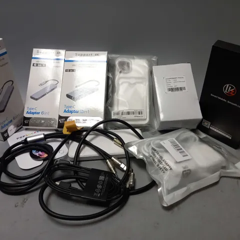 APPROXIMATELY 20 PHONE ACCESSORIES AND ELECTRICALS TO INCLUDE TEMPERED GLASS SCREEN PROTECTORS, POWER BANKS, ADAPTERS, ETC