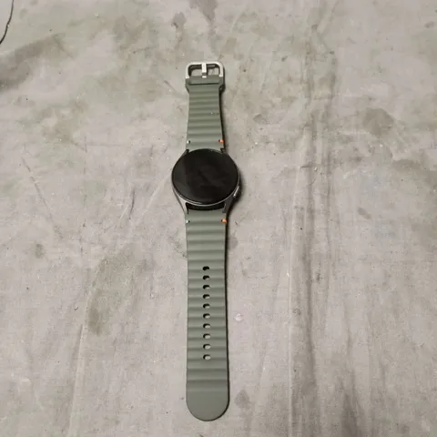 SAMSUNG GALAXY WATCH 7 IN BOX