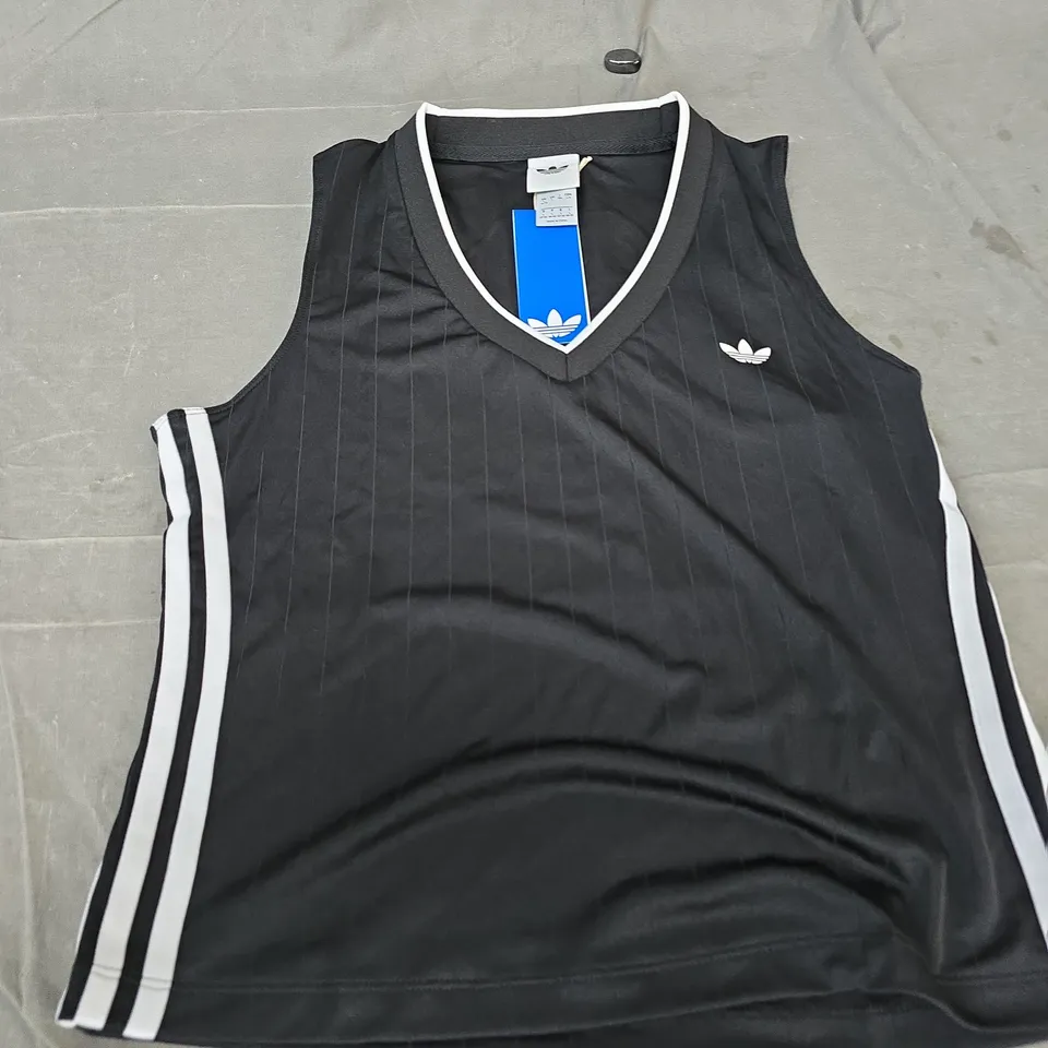 ADIDAS BLACK V-NECK BASKETBALL JERSEY – SIZE L