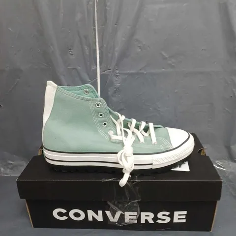 BOXED CONVERSE HIGH TOP TRAINERS SIZE 8