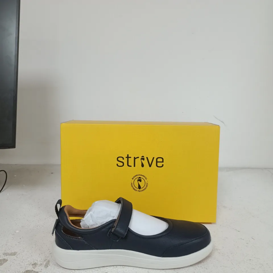 STRVE NAVY VELCRO-STRAP TRAINERS – BOXED SIZE UK 6