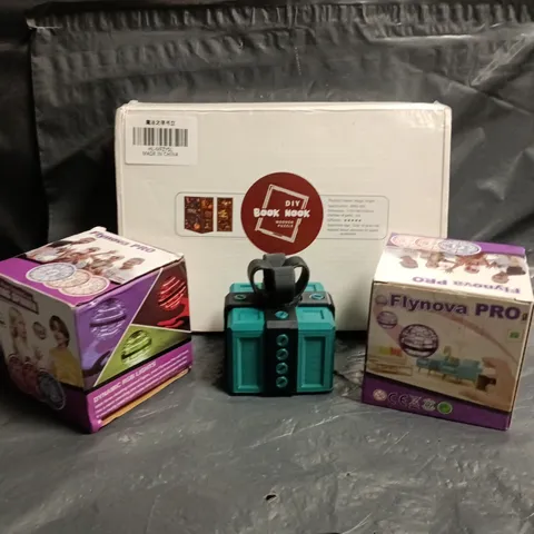 APPROXIMATELY 5 ASSORTED TOYS AND GAMES TO INCLUDE FLYING SPINNER, WOODEN PUZZLE, ETC