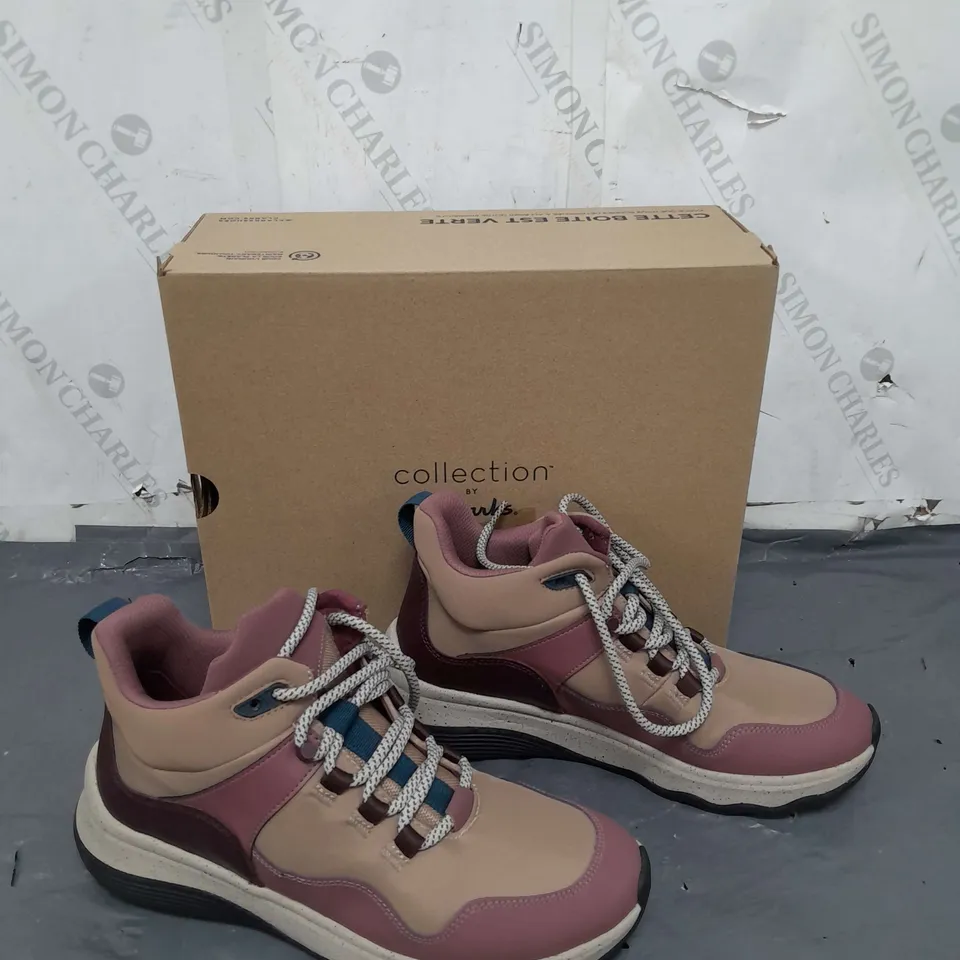 BOXED PAIR OF CLANKS JAUNT LO BOOTS TAUPE COMBINATION UK 7