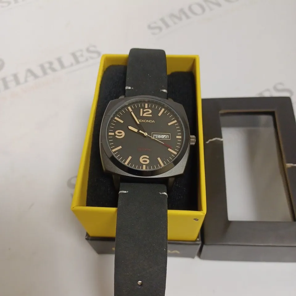 BOXED SEKONDA GENTS SQUARE CASE WATCH WITH GENUINE LEATHER STRAP - BLACK