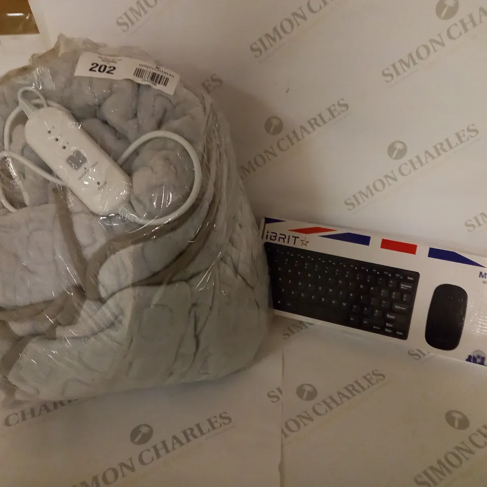 BOX OF 2 ITEMS INCLUDING HEATED PLUSH GREY BLANKET AND IBRIT MAGIC WIFI KEYBOARD AND MOUSE