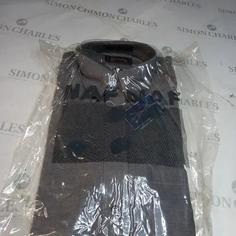 THE ARROW COMPANY GREY SHIRT SIZE UNSPECIFIED