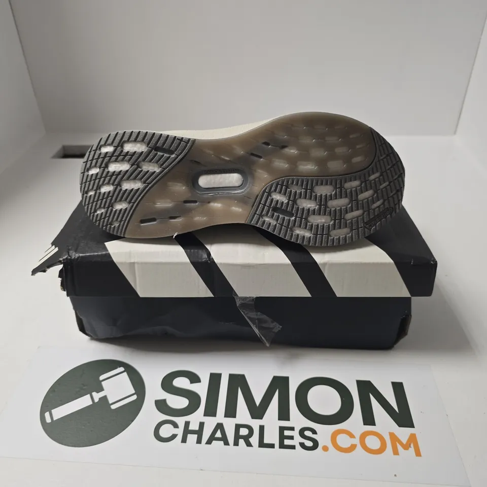 BOXED PAIR OF ADIDAS ULTRABOOST 5 IN GREY - UK 7