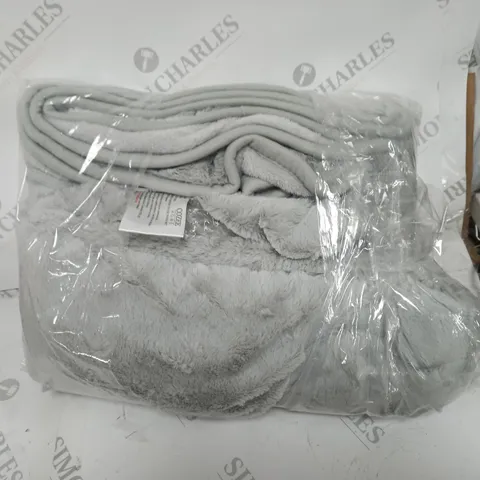 COZEE HOME VELVETSOFT HEATED THROW IN LIGHT GREY