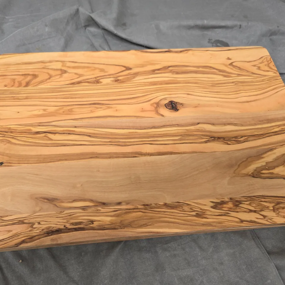 WOODEN CHOPPING BOARDS 