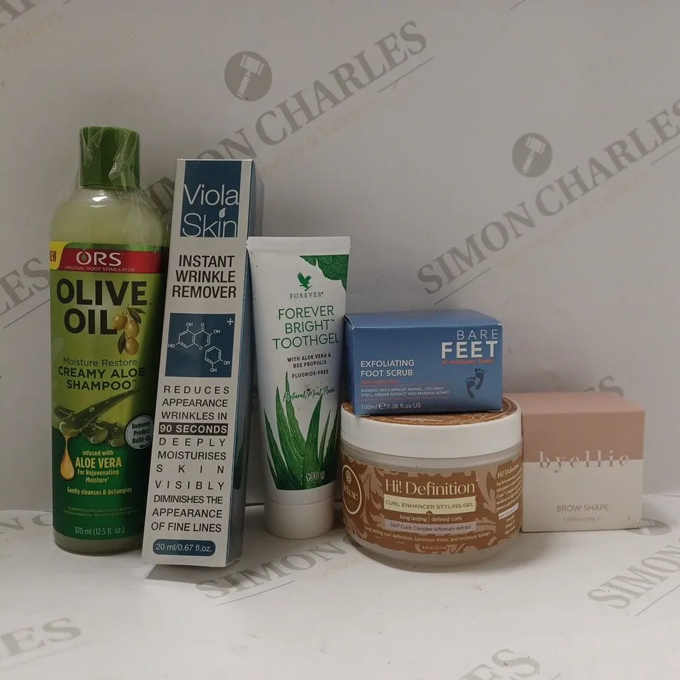 BOX OF APPROX 20 ASSORTED HEALTH AND BEAUTY ITEMS TO INCLUDE - BARE FEET EXFOLIATING FOOT SCRUB - BYE ELLIE BROWN SHAPE - VIOLA SKIN INSTANT WRINKLE REMOVER ECT