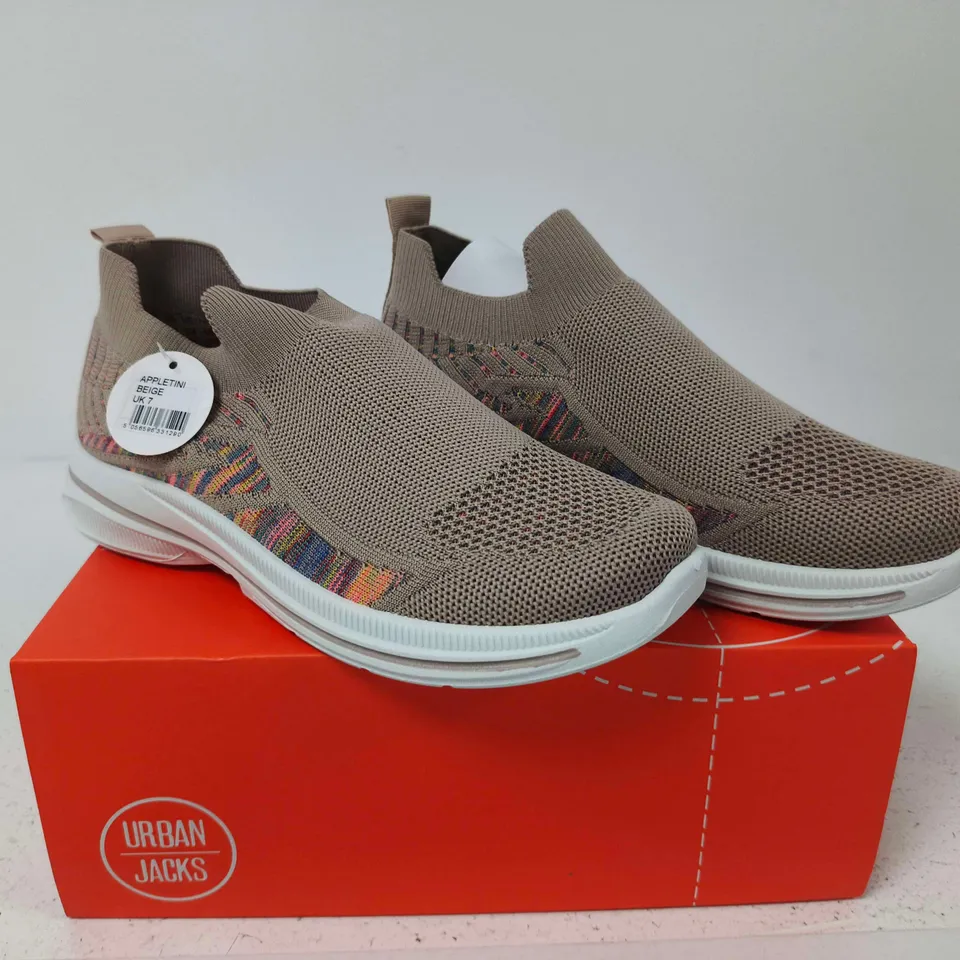 BOXED PAIR OF URBAN JACKS APPLETINI BEIGE KNIT SLIP-ON TRAINERS – UK 7