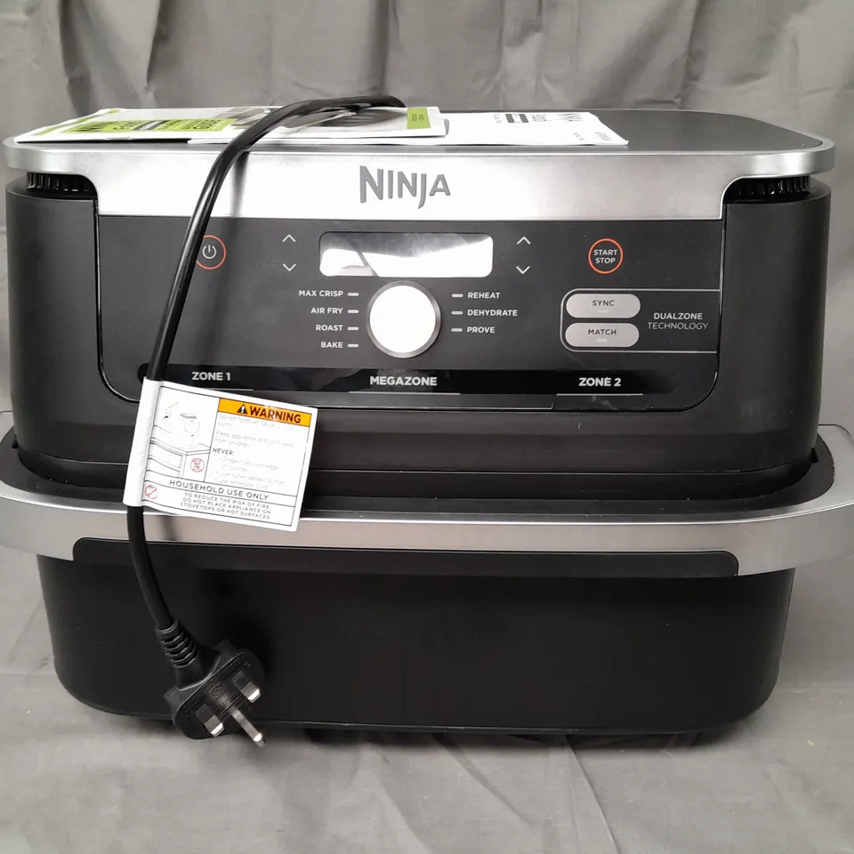 BOXED NINJA 10.4L FOODI FLEXDRAWER DUAL AIR FRYER AF500UK IN BLACK