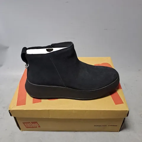 BOXED PAIR OF FITFLOP F-MODE SUEDE FLATFORM ZIP ANKLE BOOTS IN BLACK SIZE 5.5