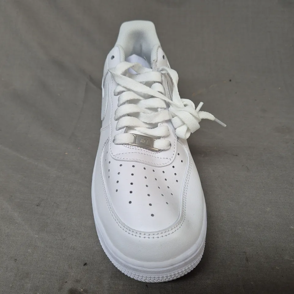 PAIR OF NIKE AIR FORCE 1 SHOES IN WHITE UK SIZE 10