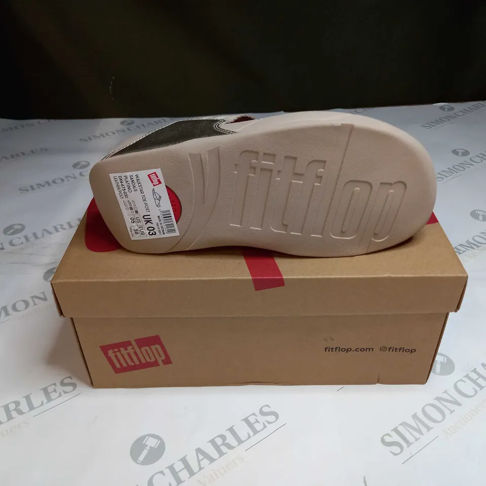 WALKSTAROE POST SANDALS SIZE 3