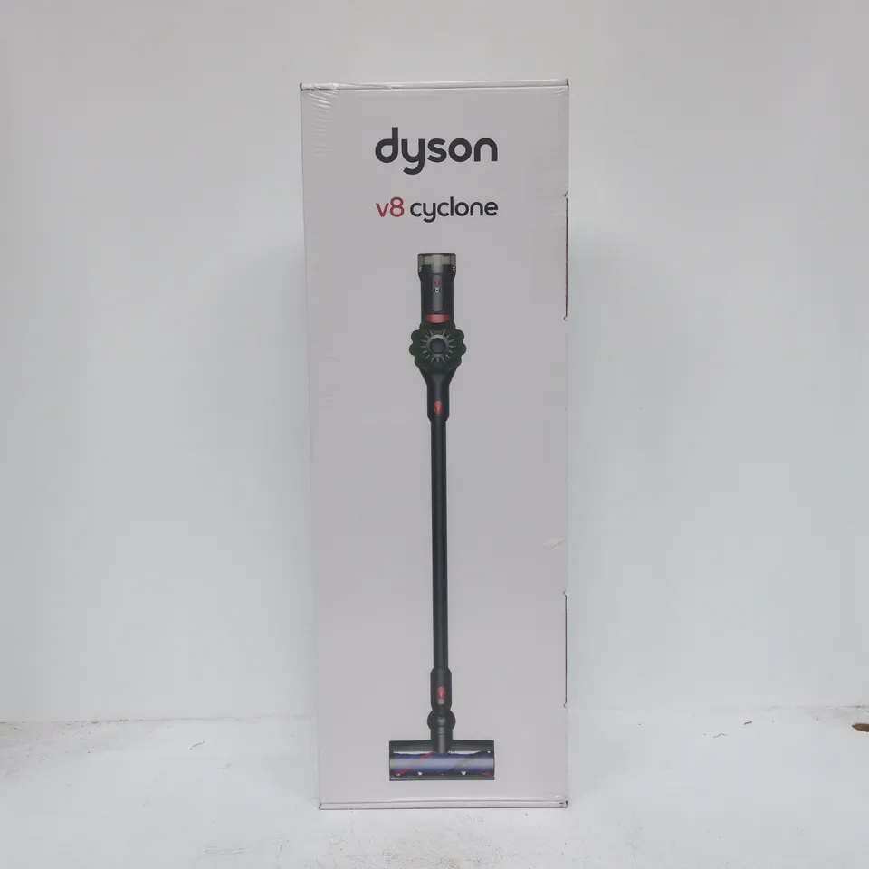DYSON V8 CYCLONE VACUUM CLEANER