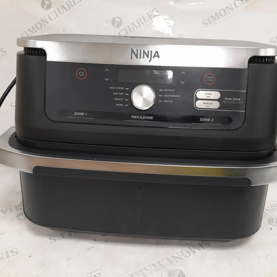 BOXED NINJA 10.4L FOODI FLEXDRAWER DUAL AIR FRYER IN BLACK AF500UK