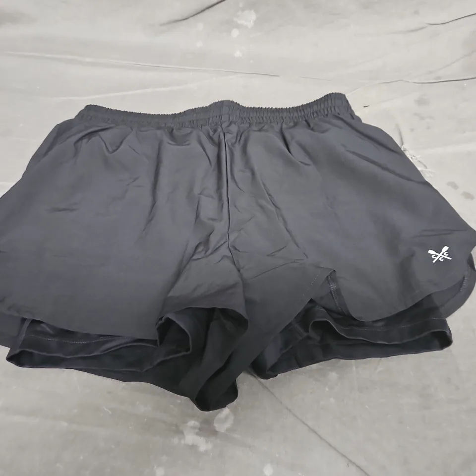CREW CLOTHING COMPANY RUNNING SHORTS - SIZE M