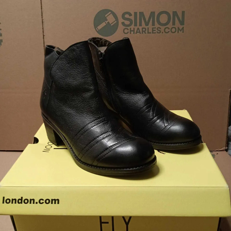 FLY LONDON ZAGY11FLY VELVET BLACK LEATHER ANKLE BOOTS – EU 40 (UK 7)