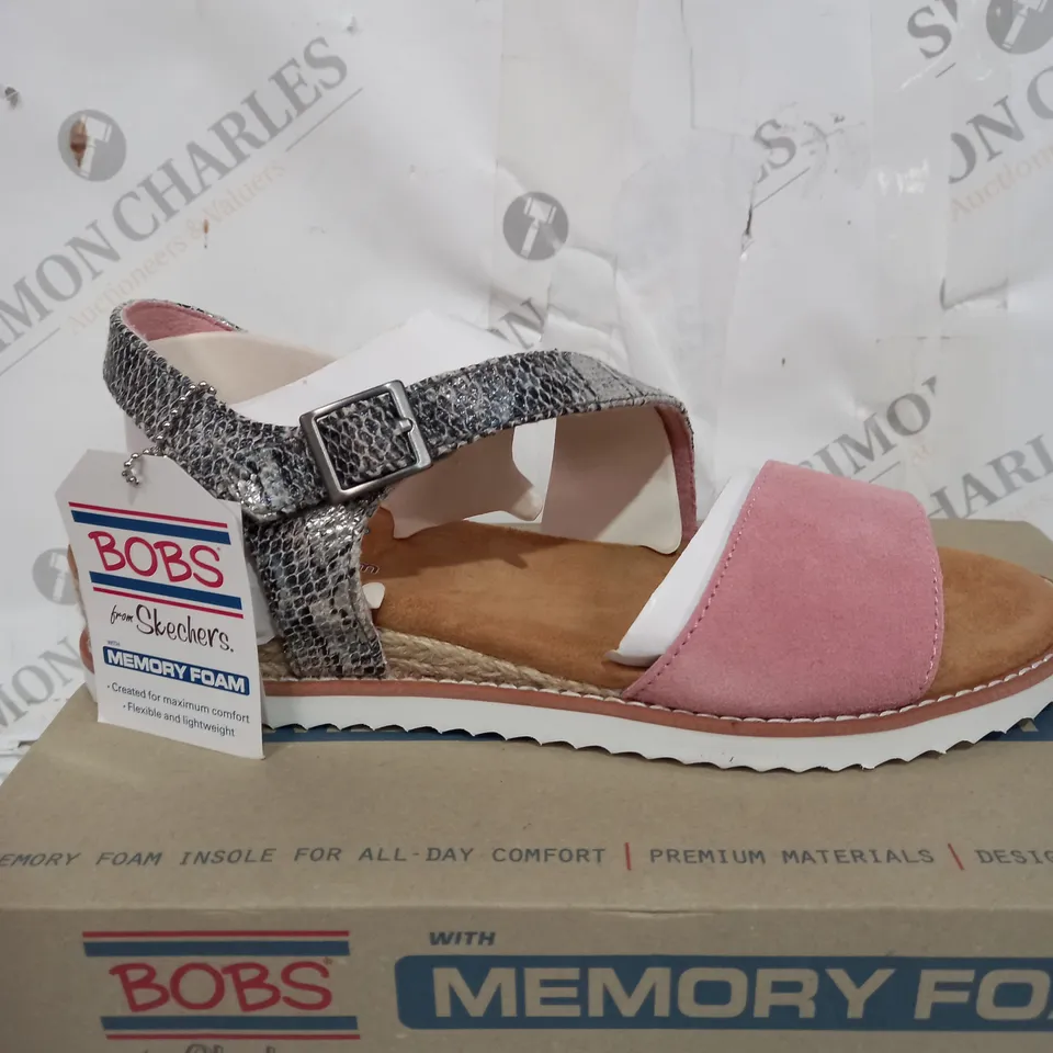 SKECHERS SIZE 5 DESERT KISS CACTUS ASYMMETRIC SNAKE PRINT SANDAL PINK UK SIZE 6.5