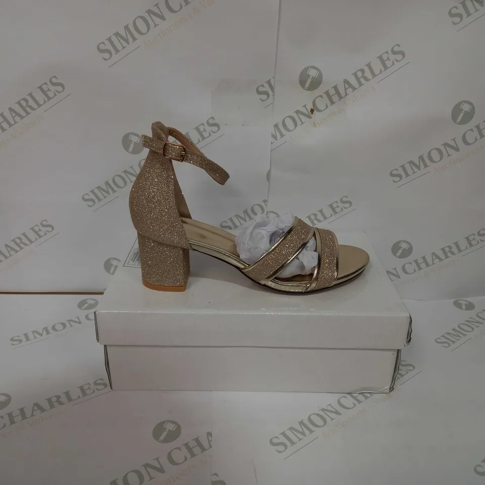 SHEIN METALLIC PATTERN GLITTER CHUNKY HEELED ANKLE STRAP SANDALS - EU 37