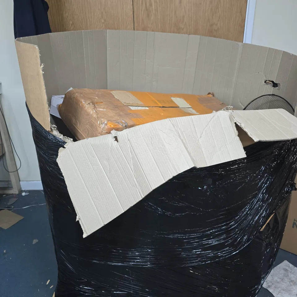PALLET OF A LARGE QUANTITY OF ASSORTED ITEMS INCLUDING 16 INCH STAND FAN , PET COOLING MAT , FASHION NECK FAN AND STEAM MOP 
