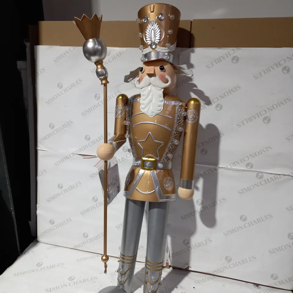 INLIT GIANT NUTCRACKER COLLETION ONLY 