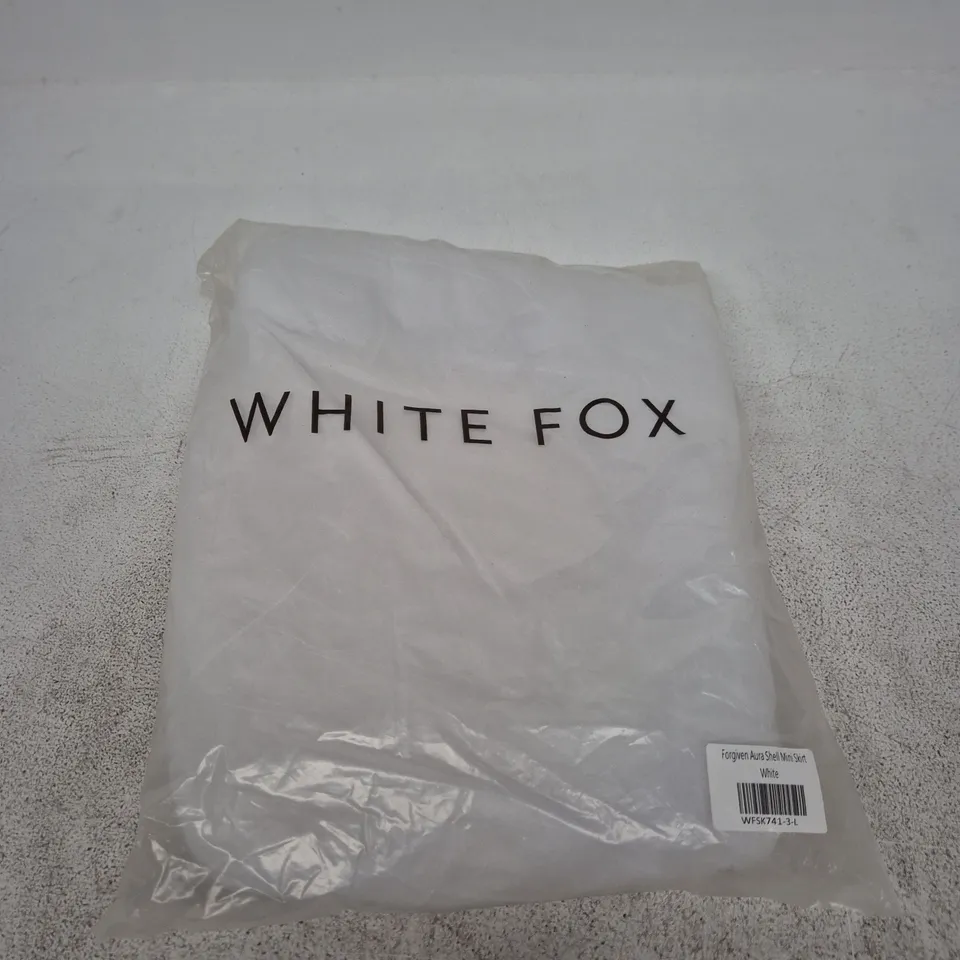 WHITE FOX FORGIVEN AURA SHELL MINI SKIRT – LARGE 