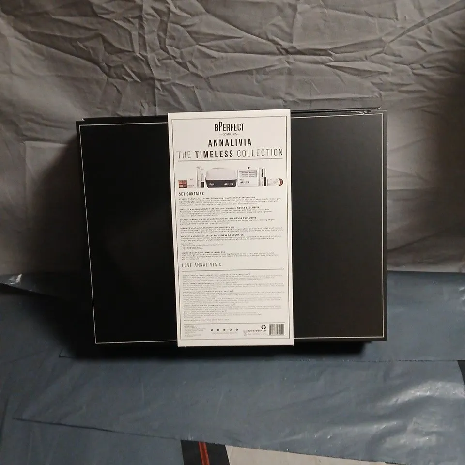 ANNALIVIA X BPERFECT THE TIMELESS COLLECTION – MAKE-UP SET (BOXED)