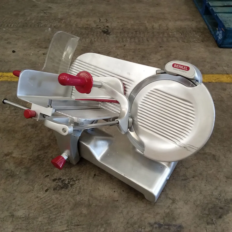 BERKEL PROFESSIONAL GRAVITY FEED SLICER