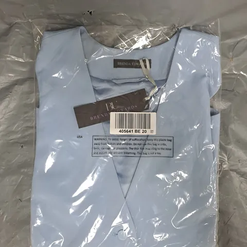 BOX OF APPROXIMATELY 15 ASSORTED CLOTHING AND FASHION ITEMS IN VARIOUS STYLES, SIZES, AND COLOURS, ETC