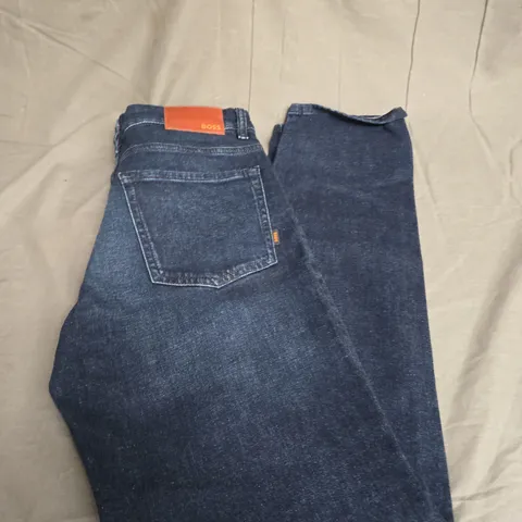 HUGO BOSS DARK BLUE DENIM JEANS SIZE W32