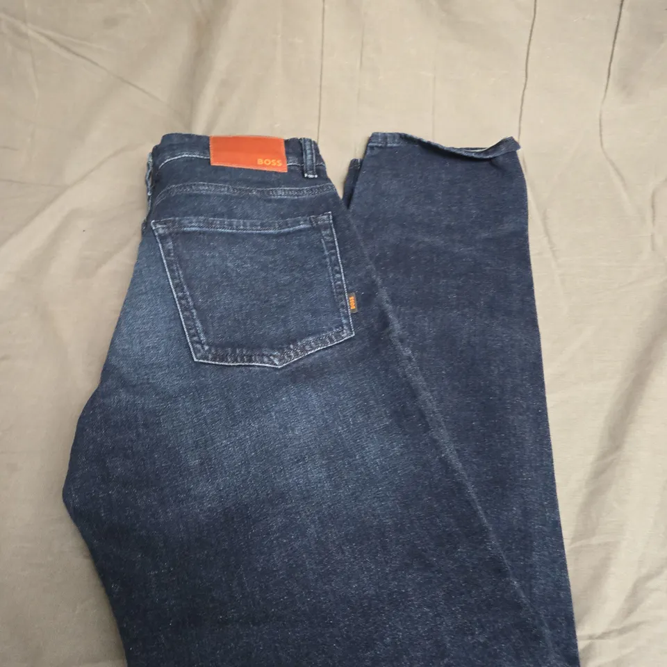 HUGO BOSS DARK BLUE DENIM JEANS SIZE W32