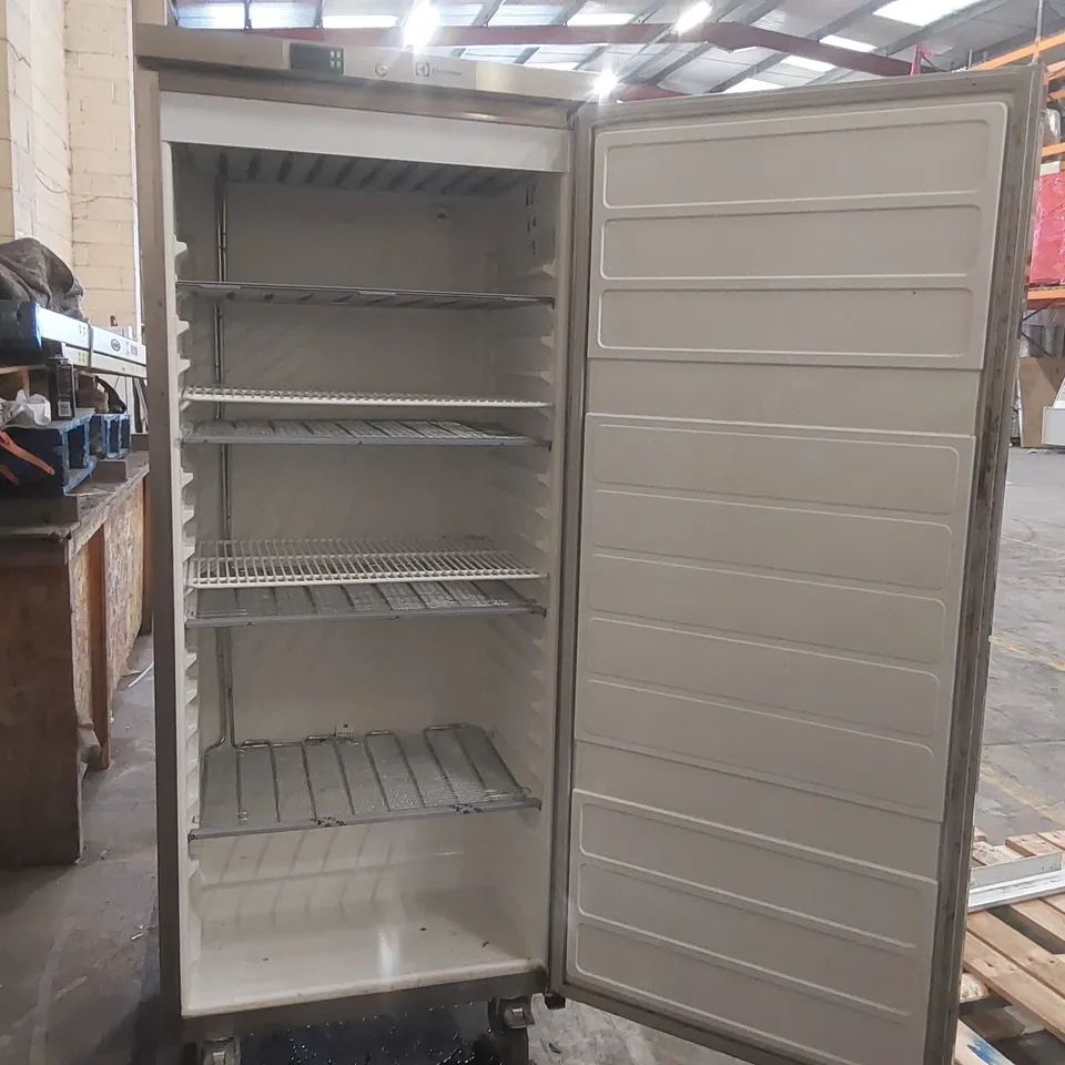 ELECTROLUX RO4FSF4GK COMMERCIAL FREESTANDING FREEZER 