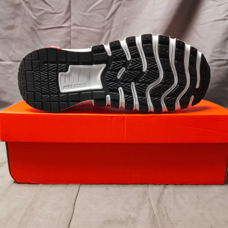 BOXED PAIR OF NIKE FREE METCON 6 SHOES IN RED/WHITE SIZE UK 6.5