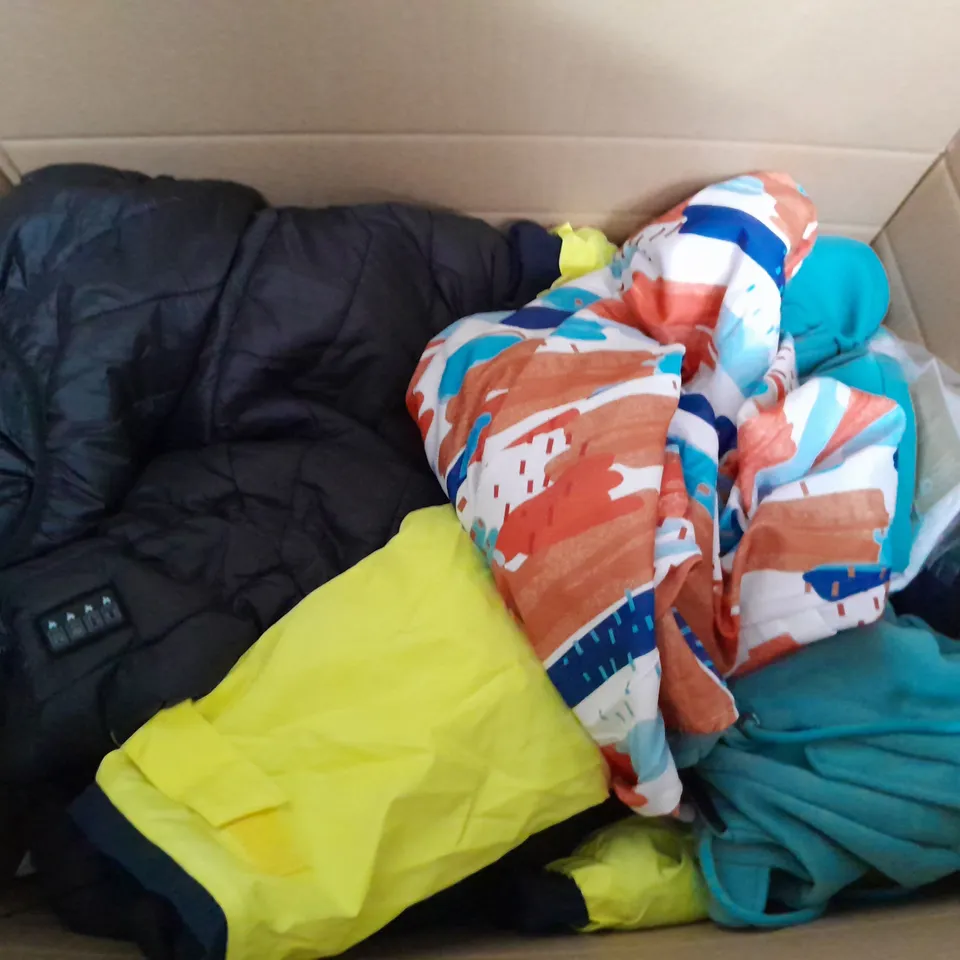 LARGE BOX OF ASSORTED CLOTHING ITEMS IN VARIOUS STYLES, COLOURS AND SIZES