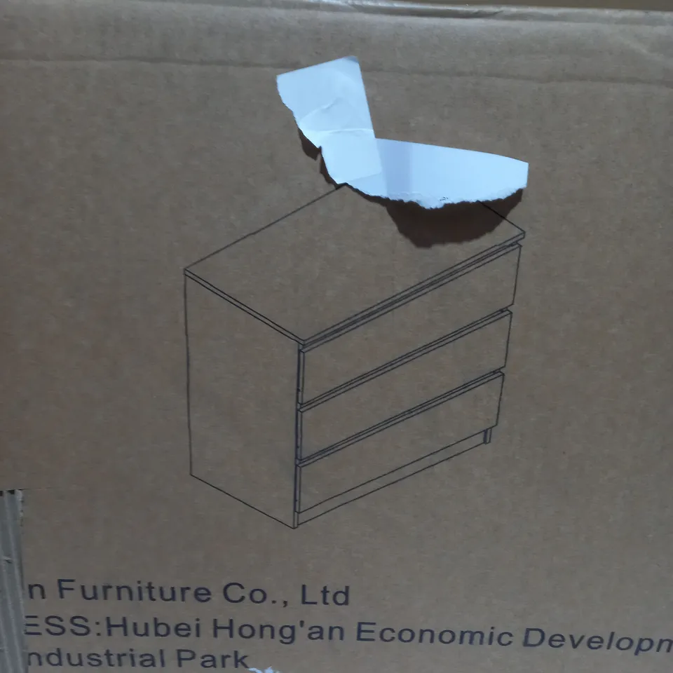 CHEST OF DRAWERS IN OAK