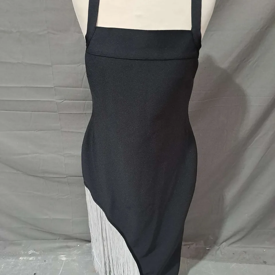 KAREN MILLEN FIGURE FORM BANDAGE EMBELLISHED HEM KNIT DRESS IN MONO SIZE M