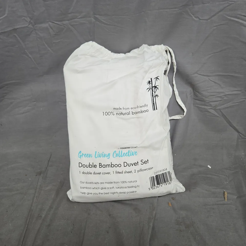 BOX OF APPROXIMATELY 20 ASSORTED ITEMS TO INCLUDE: DOUBLE DUVET SET AND BUTTERSKIN SHAVER