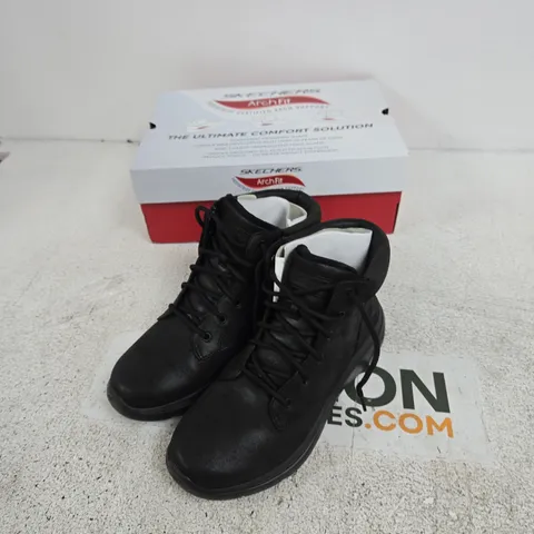 SKECHERS ARCH FIT 2 BOOTS – BLACK, UK 6 