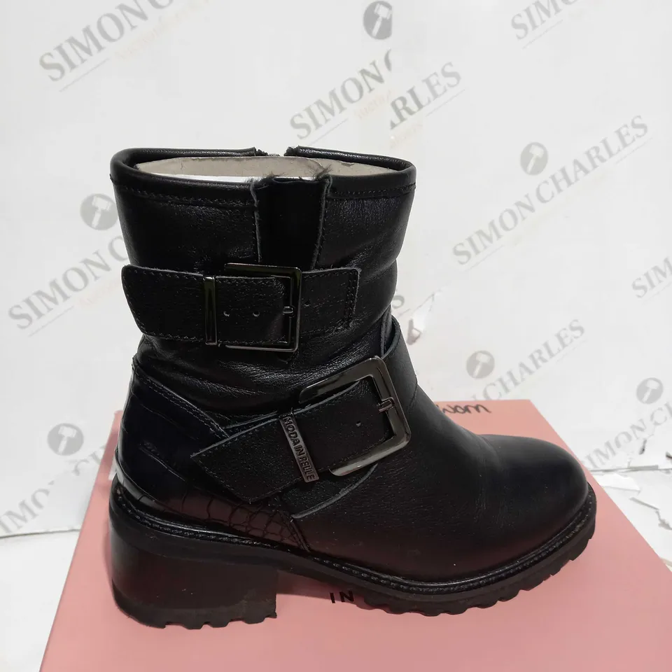 BOXED MODA IN PELLE CORNELIA BIKER BOOTS, BLACK - SIZE 3