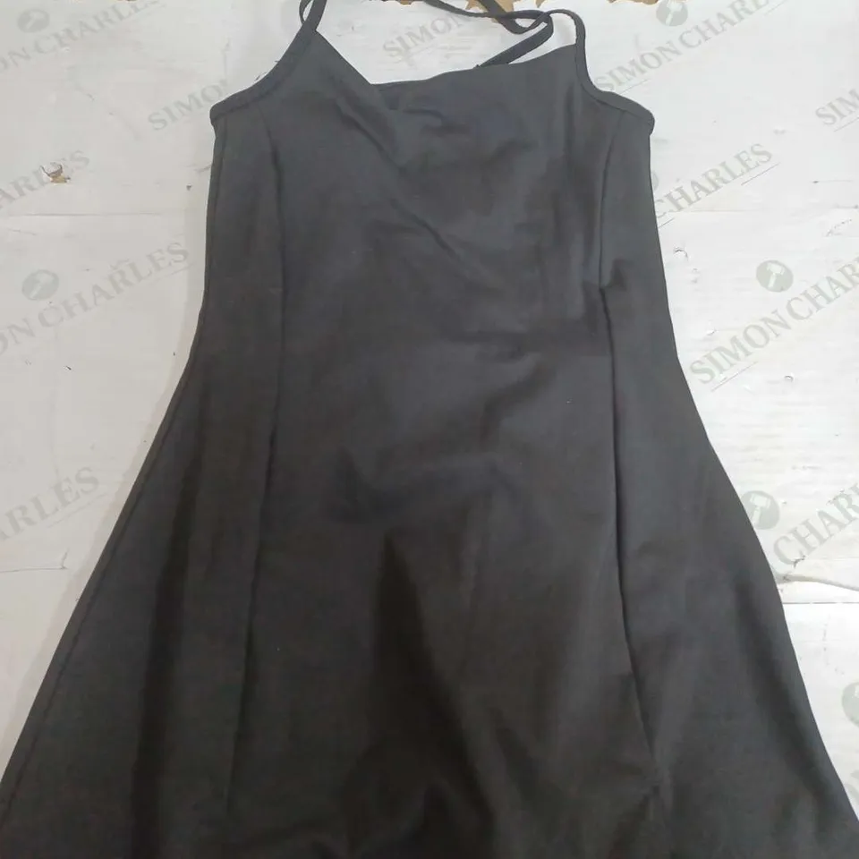H&M MOVE DRY MOVE TENNIS DRESS - XS